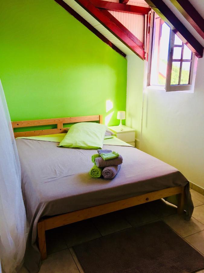 Bed and Breakfast Soleil La Terre-de-Bas Exterior foto